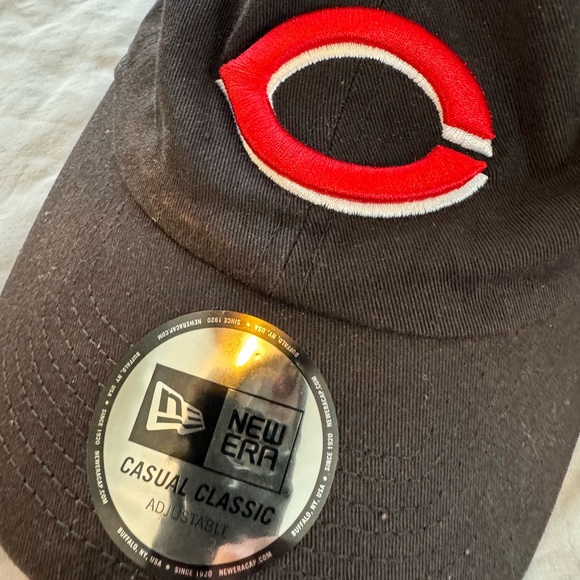 Cincinnati Reds, new era, casual classic adjustable closure strap, soft cap. - Picture 11 of 11